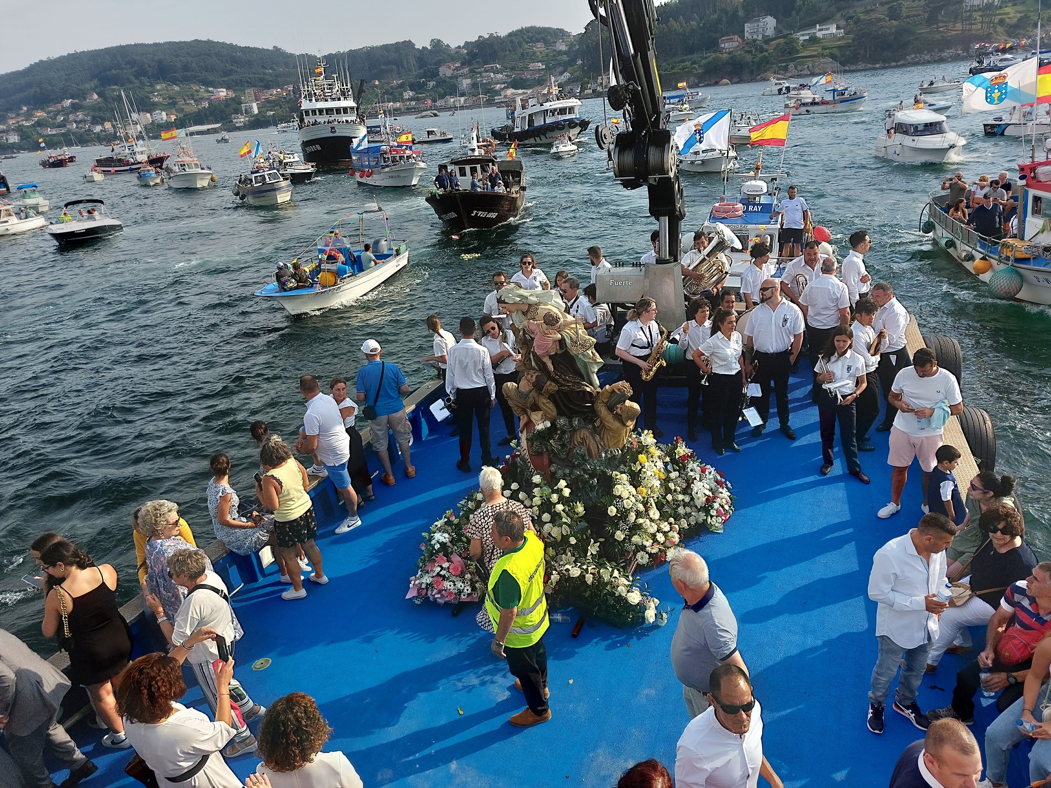 O Concello de Bueu pon a disposición da cidadanía un barco para asistir á procesión marítima que terá lugar o martes 16, coincidindo coa festividade do Carme, a partir das 18.30 horas.